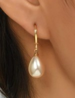Øreringe - hængeøreringe med perle, perle med gyldent skær